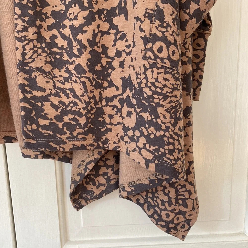 Cuddl Duds Size XL Lagenlook Open Front Cardigan Animal Print Drape Thumbhole - Picture 6 of 14